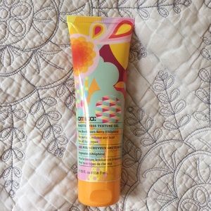 Amika hot mess texture gel